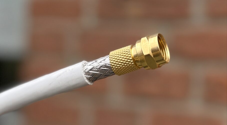arli 60cm sat anlage single lnb Detailansicht beim Testen